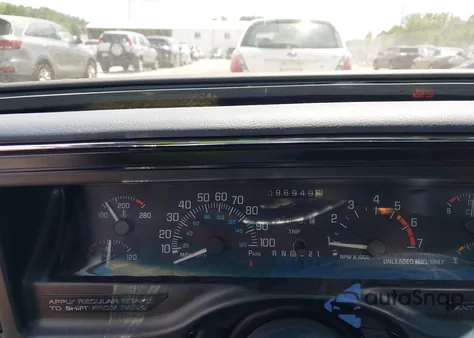 1993 Buick Park Avenue from USA, damaged, VIN 1G4CW53L4P1636905